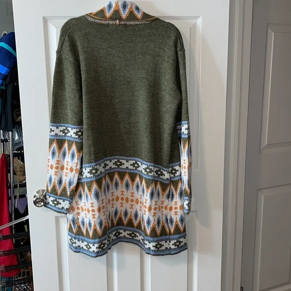 Shop impressions Aztec print cardigan. Medium - Picture 9 of 10
